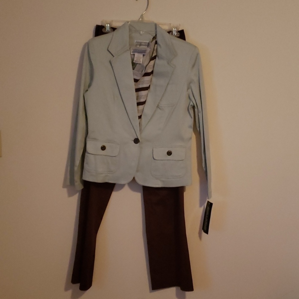 NWT! 3 Piece Jessica Howard Suit